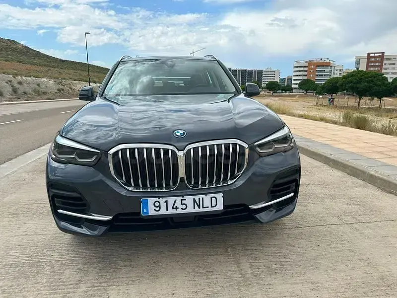 Usado BMW X5 Comfort Edition 394 CV (289 kW) 2021 Gris / plata SUV