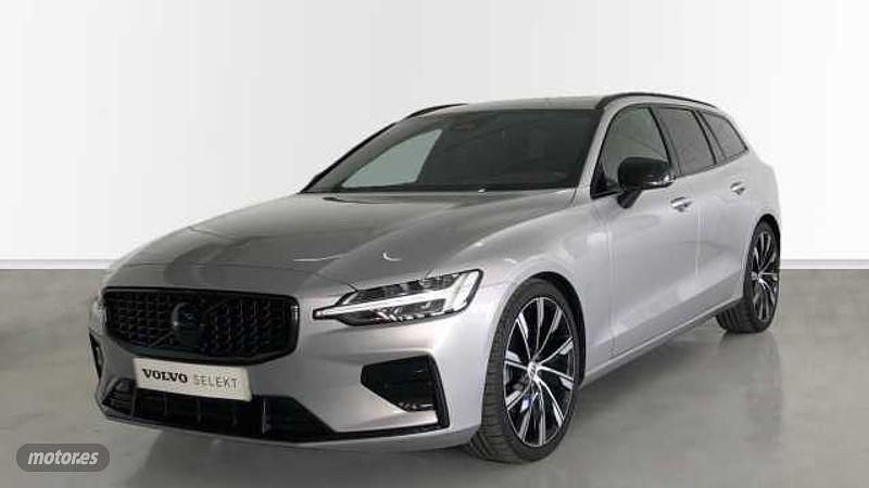 Usado Volvo V60 Plus 2024 Plateado Familiar
