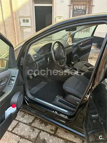 Usado Mercedes A180 109 CV (80 kW) 2007 Negro Monovolumen