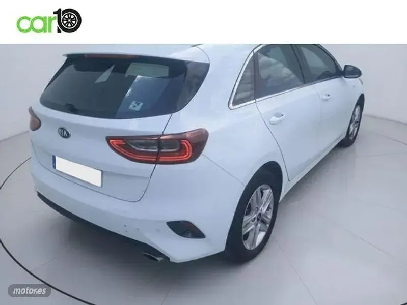 Usado Kia Ceed 120 CV (88 kW) 2021 Blanco Utilitario
