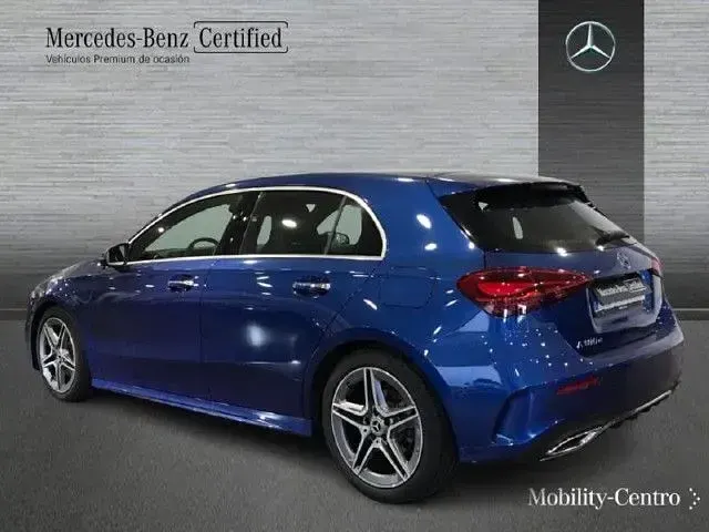 Usado Mercedes A180 116 CV (85 kW) 2024 Azul espectra Berlina