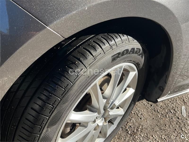 Usado Seat Ibiza Reference 95 CV (69 kW) 2016 Gris / plata Berlina