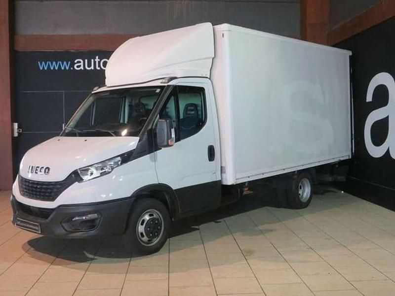 Blanco Usado 2021 Iveco Daily Van | 33.300 € - Imagen 1/4