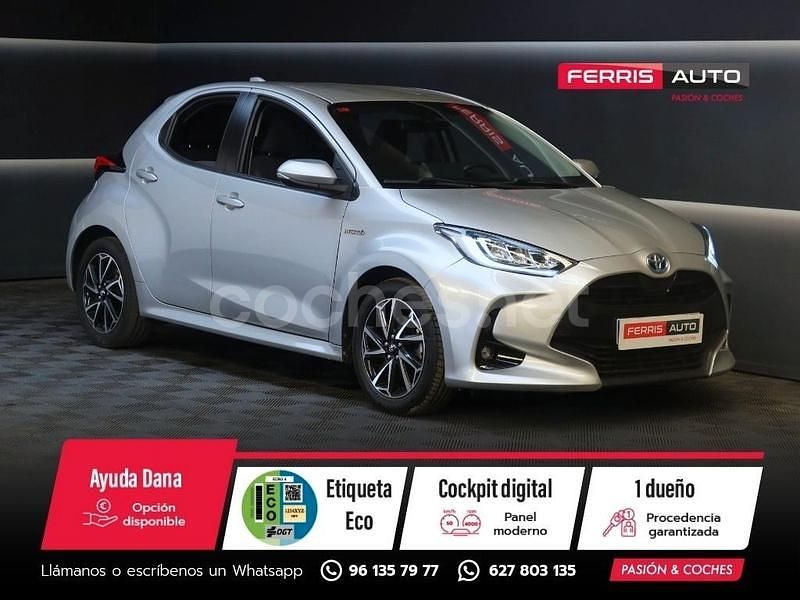 Gris / plata Usado 2022 Toyota Yaris Hybrid Style Berlina | 18.490 € (Precio justo) - Imagen 1/4