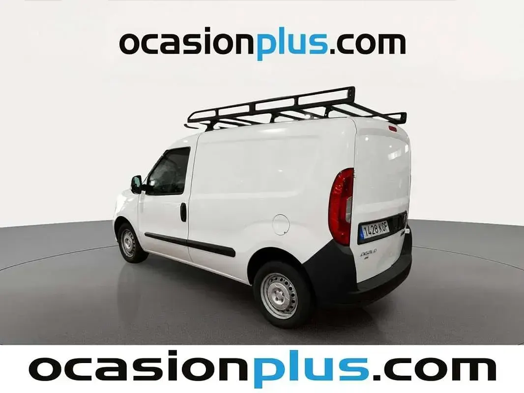 Usado Fiat Doblò 95 CV (69 kW) 2017 Blanco Monovolumen