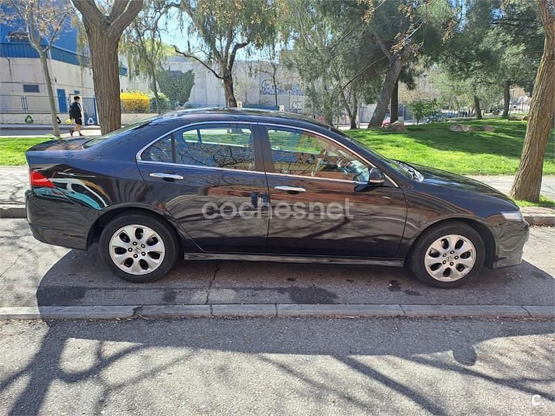 Usado Honda Accord Executive 140 CV (102 kW) 2006 Negro Berlina