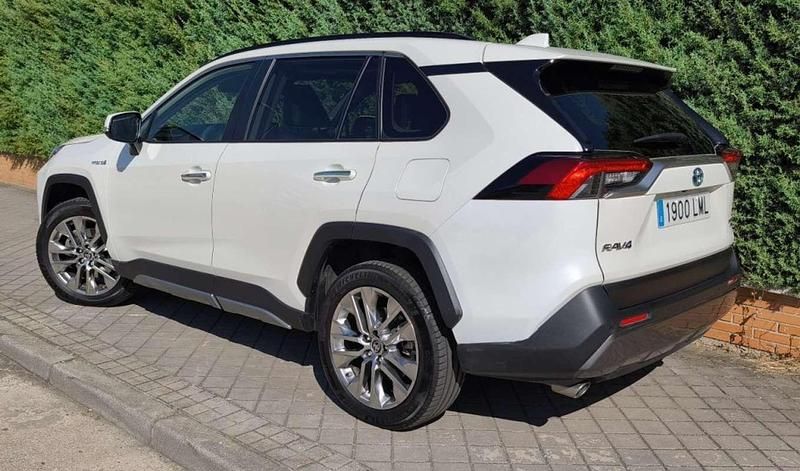 Usado Toyota RAV4 Hybrid Luxury 222 CV (163 kW) 2021 Blanco SUV
