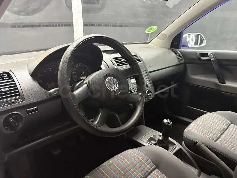 Usado VW Polo Sportline 80 CV (58 kW) 2007 Gris / plata Utilitario
