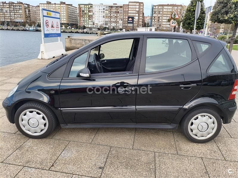 Usado Mercedes A140 Classic 82 CV (60 kW) 2004 Negro Monovolumen
