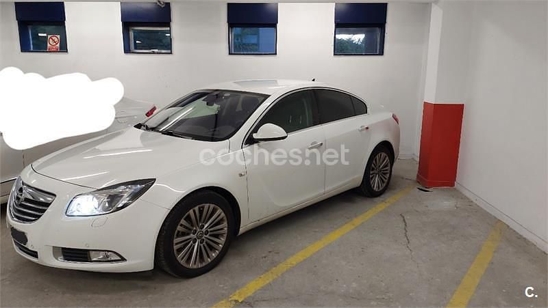 Usado Opel Insignia Selective 130 CV (95 kW) 2012 Blanco Berlina