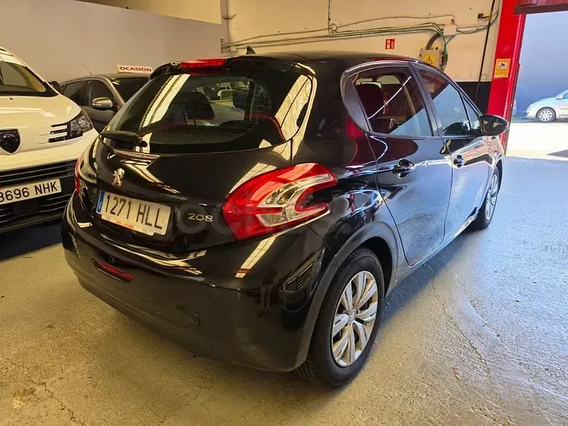 Usado Peugeot 208 Active 68 CV (50 kW) 2012 Negro Utilitario