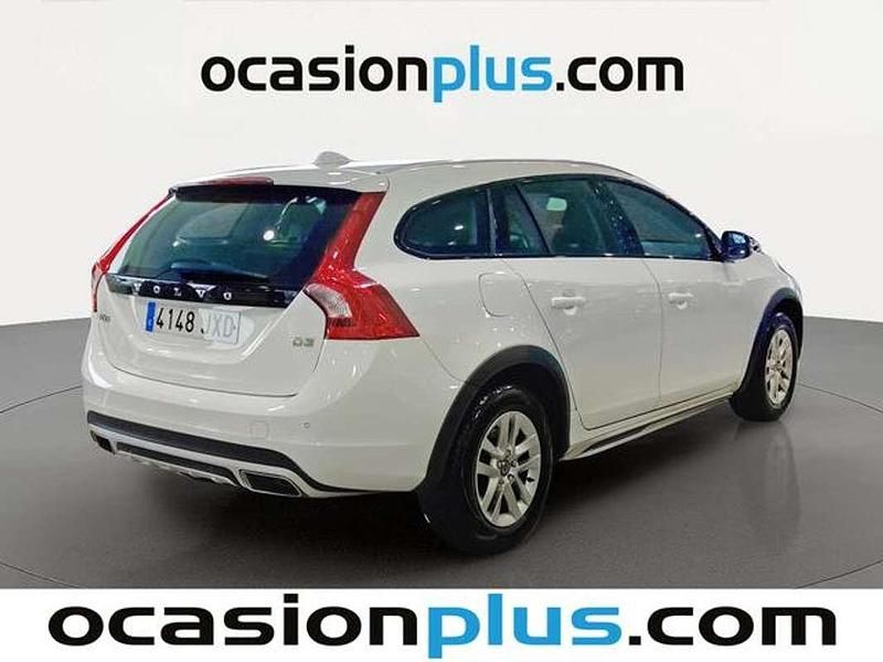 Usado Volvo V60 CC Kinetic 150 CV (110 kW) 2017 Blanco Familiar