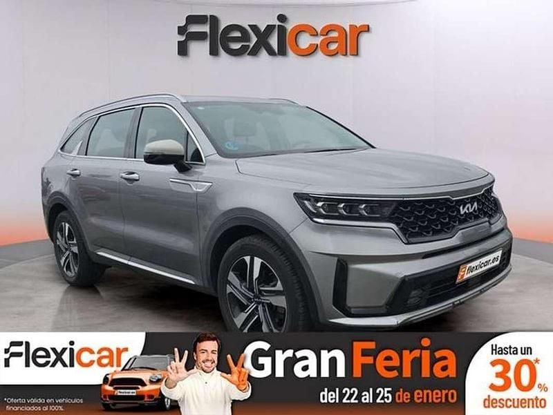Gris Usado 2023 Kia Sorento SUV | 29.790 € (Precio justo) - Imagen 1/4
