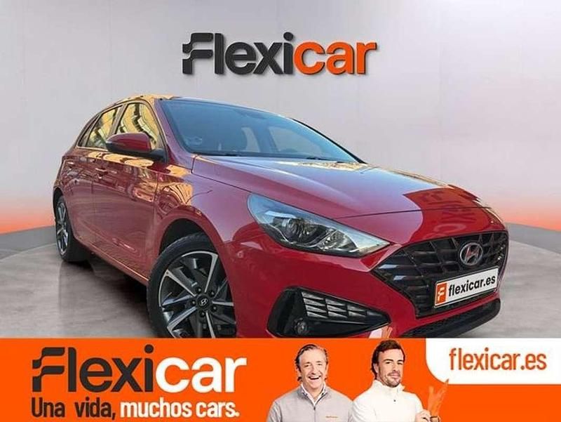 Usado Hyundai i30 120 CV (88 kW) 2021 Rojo Utilitario