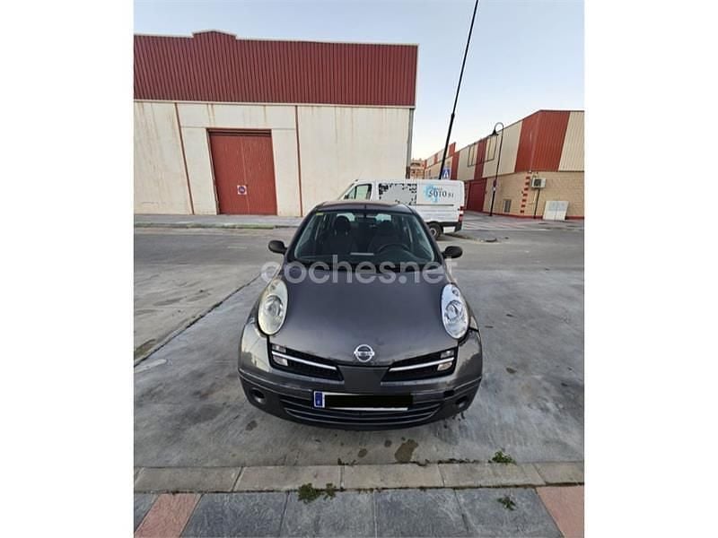 Usado Nissan Micra Visia+ 80 CV (58 kW) 2006 Gris / plata Berlina