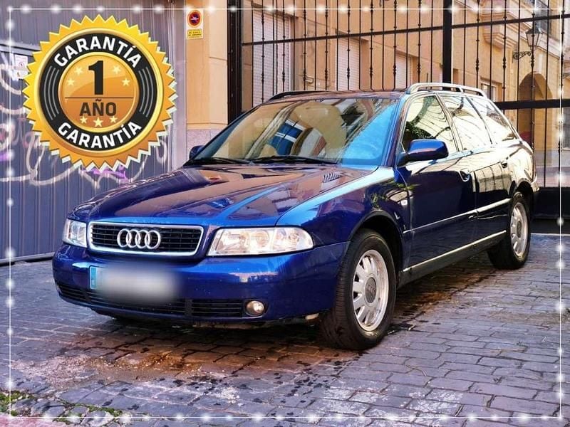 Usado Audi A4 110 CV (80 kW) 1999 Azul Familiar
