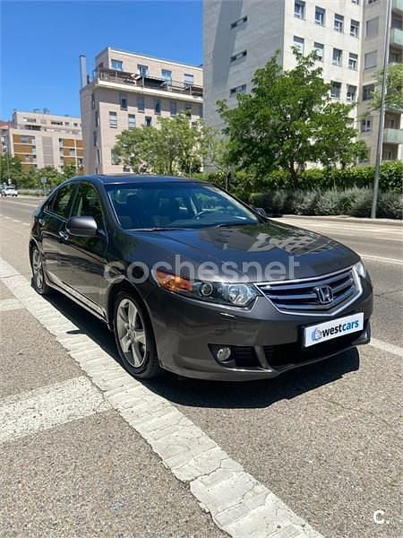 Usado Honda Accord Executive 156 CV (114 kW) 2011 Gris / plata Berlina
