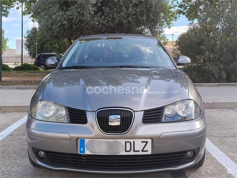 Gris / plata Usado 2005 Seat Cordoba Stylance Berlina | 2500 € (Precio justo) - Imagen 1/4
