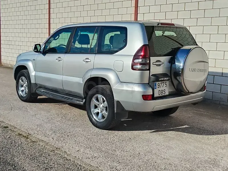 Usado Toyota Land Cruiser 166 CV (122 kW) 2004 Gris / plata SUV