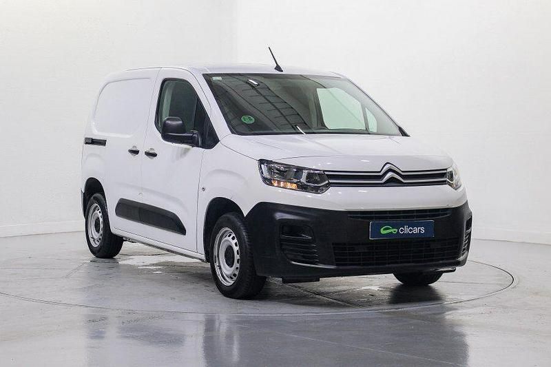 Usado Citroën Berlingo 100 CV (73 kW) 2022 Blanco Monovolumen