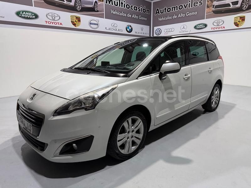 Usado Peugeot 5008 Allure 120 CV (88 kW) 2016 Blanco Monovolumen