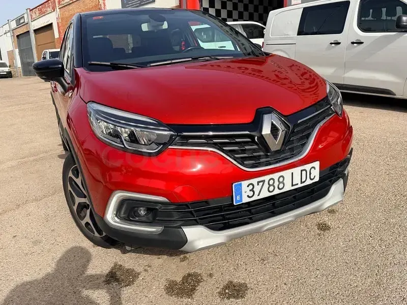 Usado Renault Captur Life 90 CV (66 kW) 2020 Rojo SUV