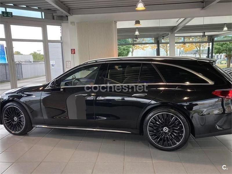Usado Mercedes E300 313 CV (230 kW) 2025 Negro Familiar