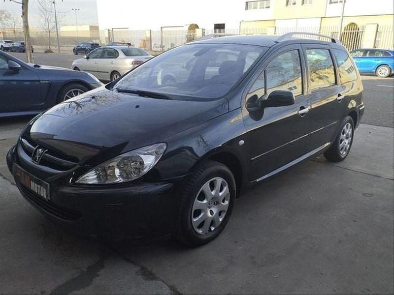 Usado Peugeot 307 110 CV (80 kW) 2005 Negro Familiar