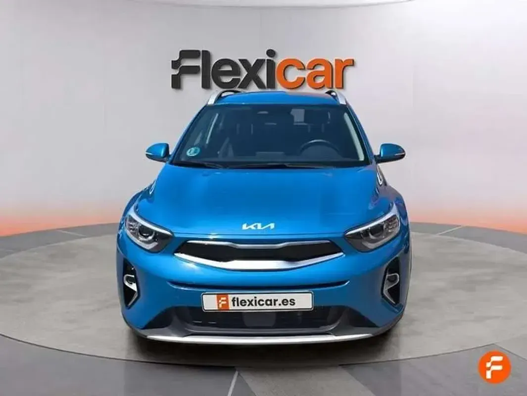 Usado Kia Stonic 101 CV (74 kW) 2024 Gris SUV