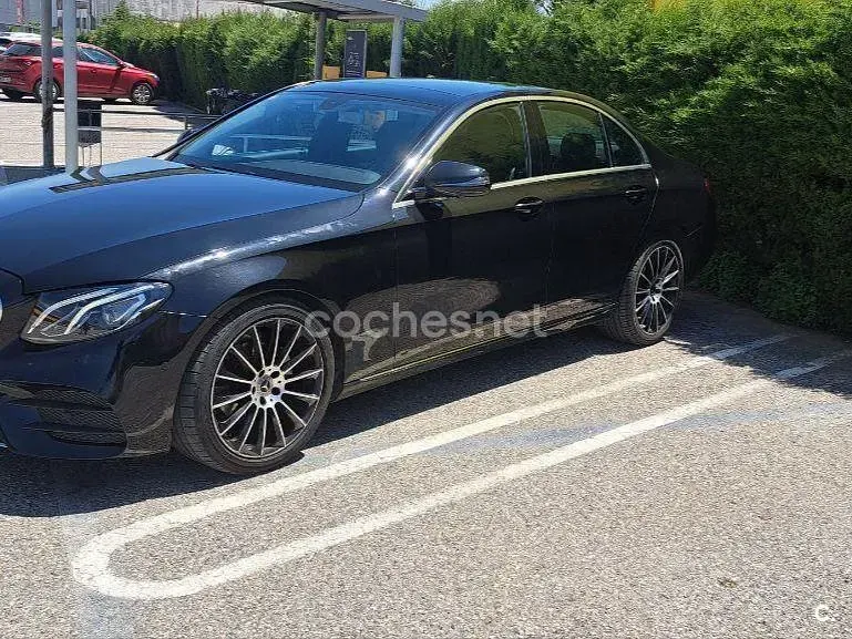 Usado Mercedes E220 194 CV (142 kW) 2018 Negro Berlina