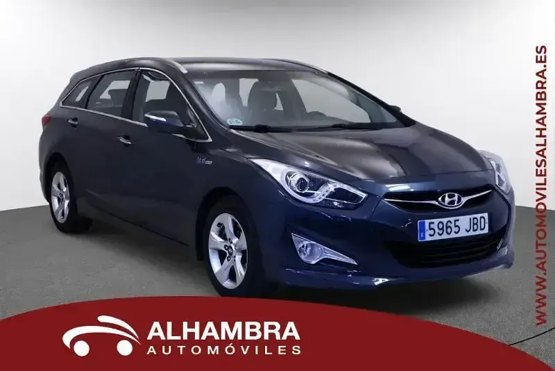 Usado Hyundai i40 136 CV (100 kW) 2015 Gris Familiar