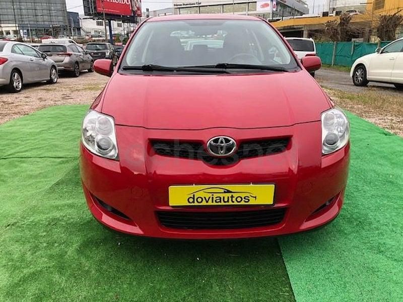 Usado Toyota Auris Sol 126 CV (92 kW) 2007 Rojo Utilitario