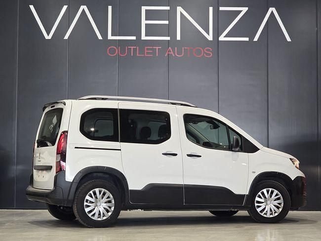 Usado Peugeot Rifter Active 100 CV (73 kW) 2019 Blanco Monovolumen