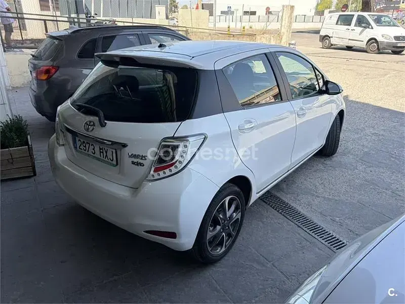 Usado Toyota Yaris SoHo 90 CV (66 kW) 2014 Blanco Utilitario