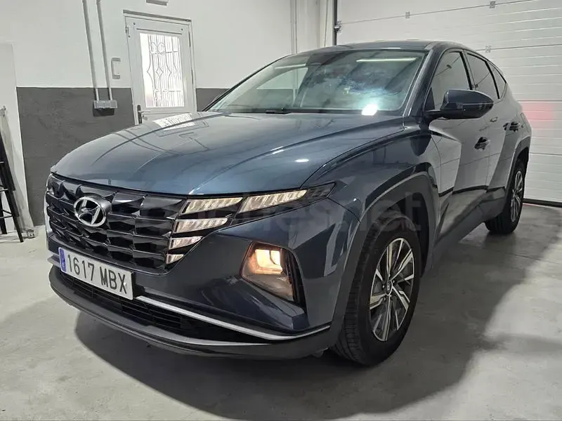 Usado Hyundai Tucson 150 CV (110 kW) 2022 Gris / plata SUV