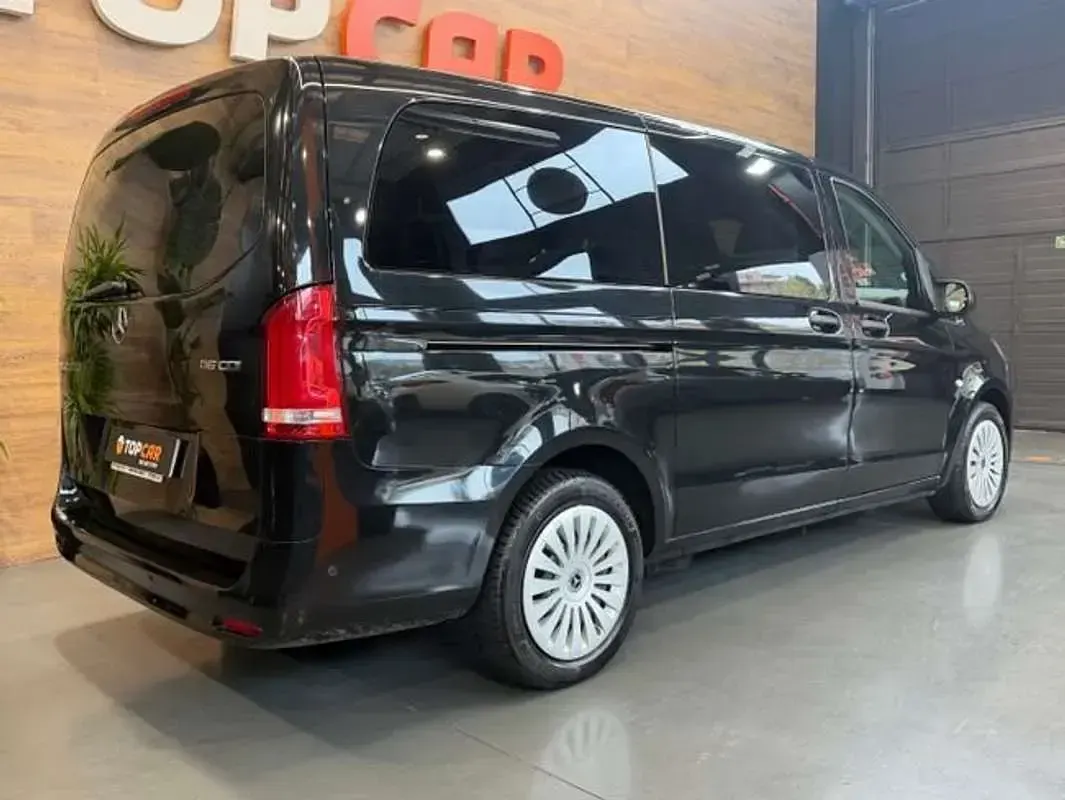 Usado Mercedes Vito 163 CV (119 kW) 2022 Negro Van