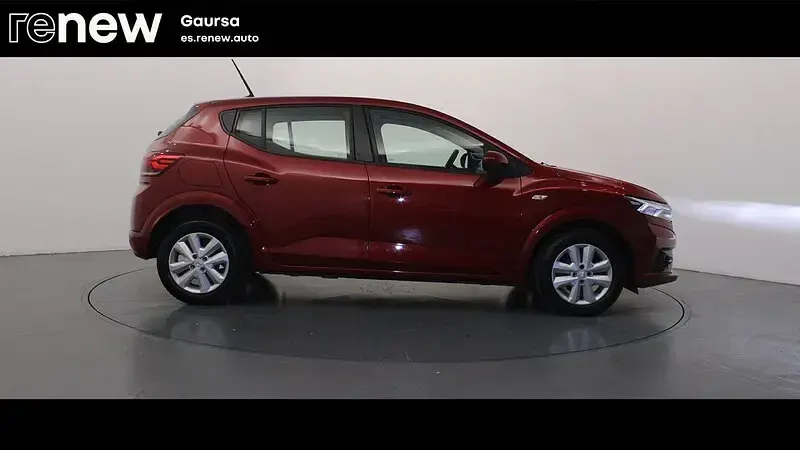 Usado Dacia Sandero Comfort 101 HP (74 kW) 2022 Vermelho Sedan
