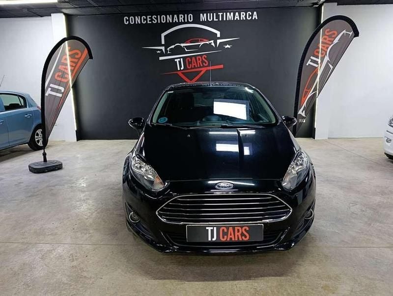 Usado Ford Fiesta Trend 75 CV (55 kW) 2016 Negro Utilitario