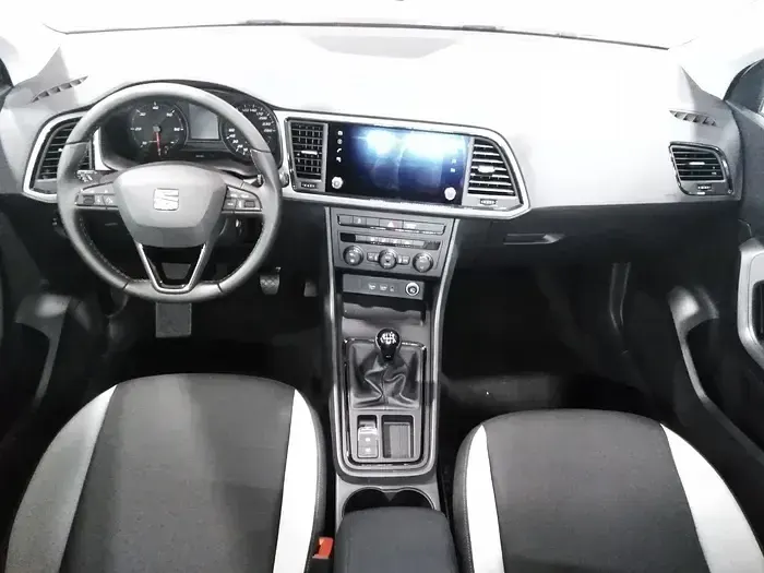 Usado Seat Ateca Style 150 CV (110 kW) 2025 Blanco SUV