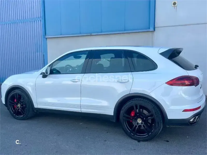 Usado Porsche Cayenne Turbo 520 CV (382 kW) 2017 Blanco SUV