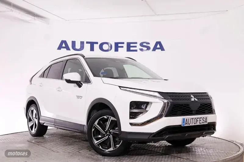 Usado Mitsubishi Eclipse Cross Motion 188 CV (138 kW) 2022 Blanco SUV