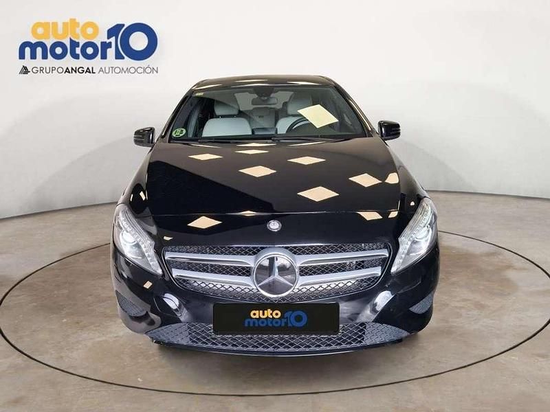 Usado Mercedes A180 Urban 109 CV (80 kW) 2014 Berlina