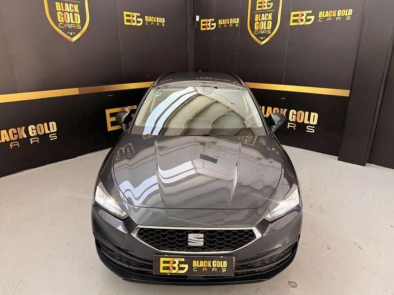 Usado Seat Leon Style 150 CV (110 kW) 2022 Gris Utilitario