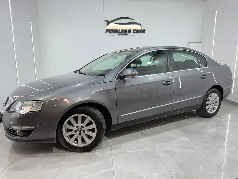Usado VW Passat Sportline 140 CV (102 kW) 2007 Gris / plata Berlina