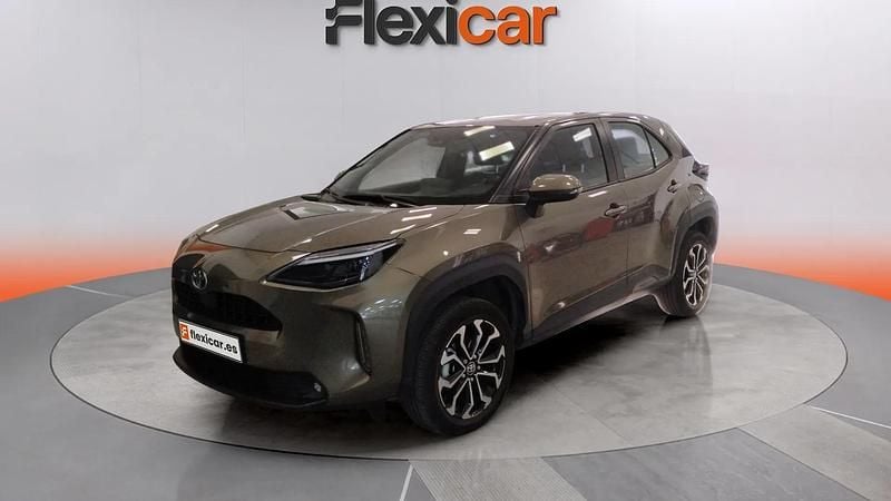 Usado Toyota Yaris Hybrid Active 116 CV (85 kW) 2023 Verde