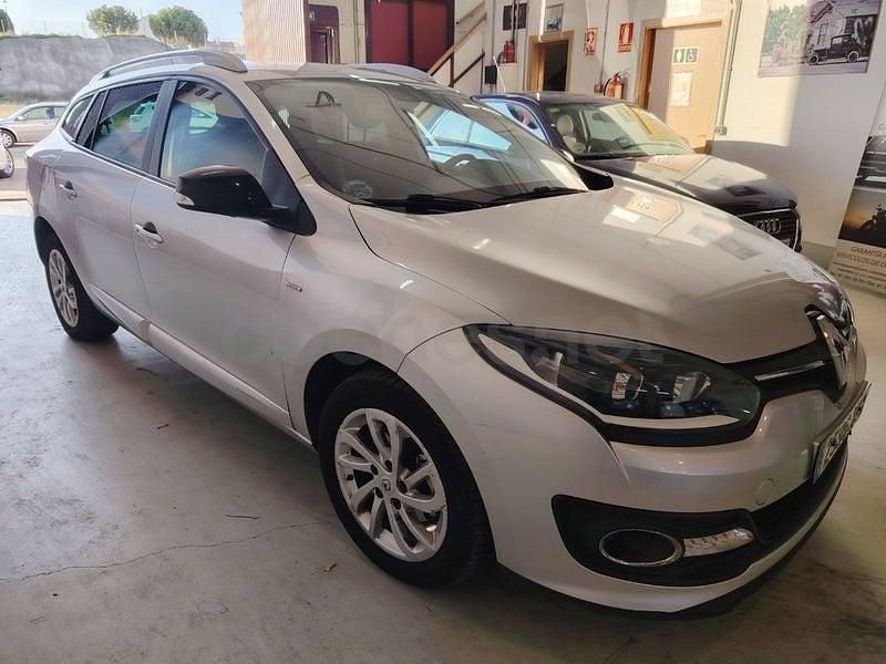 Usado Renault Mégane LIMITED 115 CV (84 kW) 2014 Gris / plata Berlina