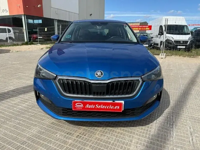 Usado Skoda Scala Ambition 110 CV (80 kW) 2021 Azul Utilitario