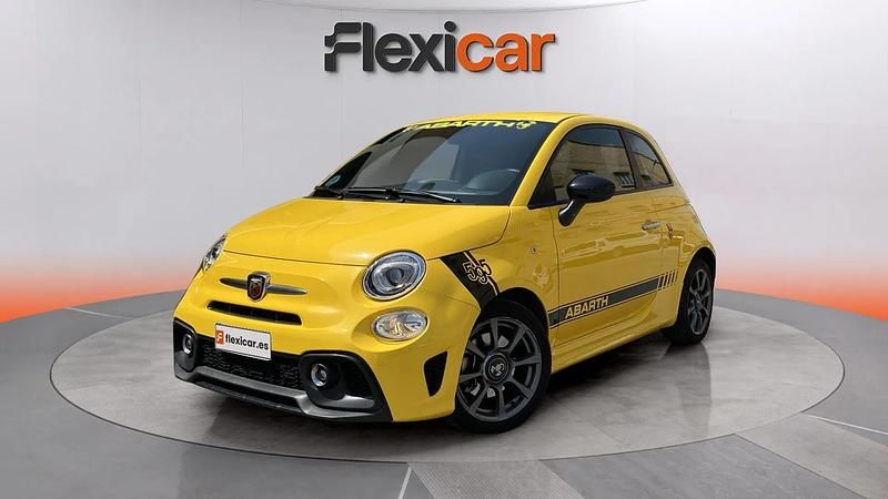 Usado Abarth 595 147 CV (108 kW) 2022 Amarillo Utilitario