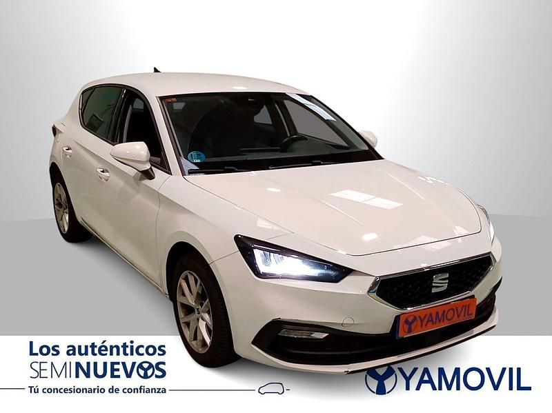 Usado Seat Leon Style 110 CV (80 kW) 2021 Blanco