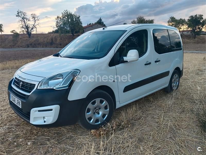 Usado Peugeot Partner Tepee 75 HP (55 kW) 2016 Branco Monovolume